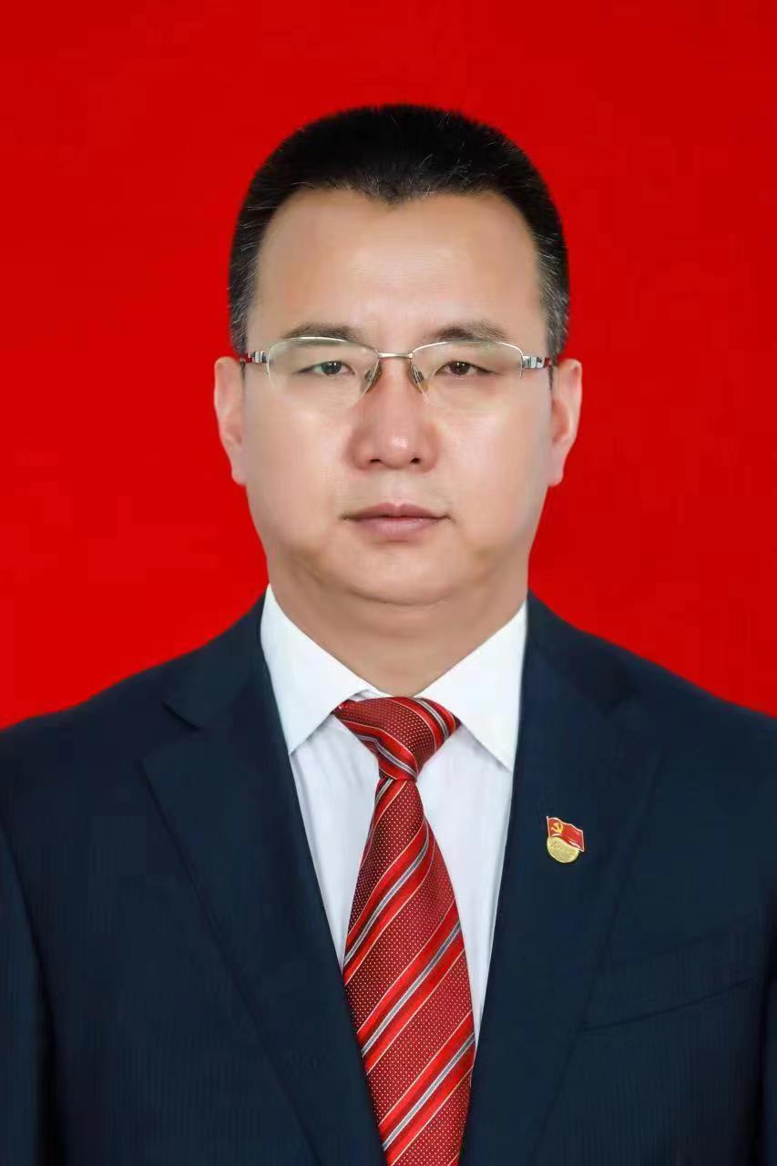 王 宏