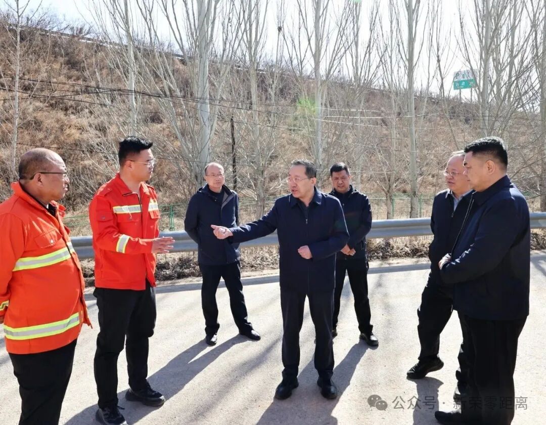 新荣区委书记刘中文深入古店镇、花园屯镇进行调研